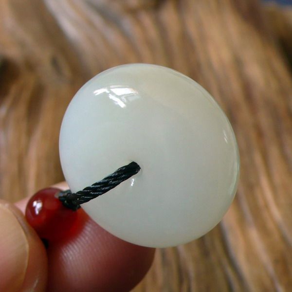 新疆和田玉颈挂件吊坠羊脂白玉平安平安扣扣子颈饰