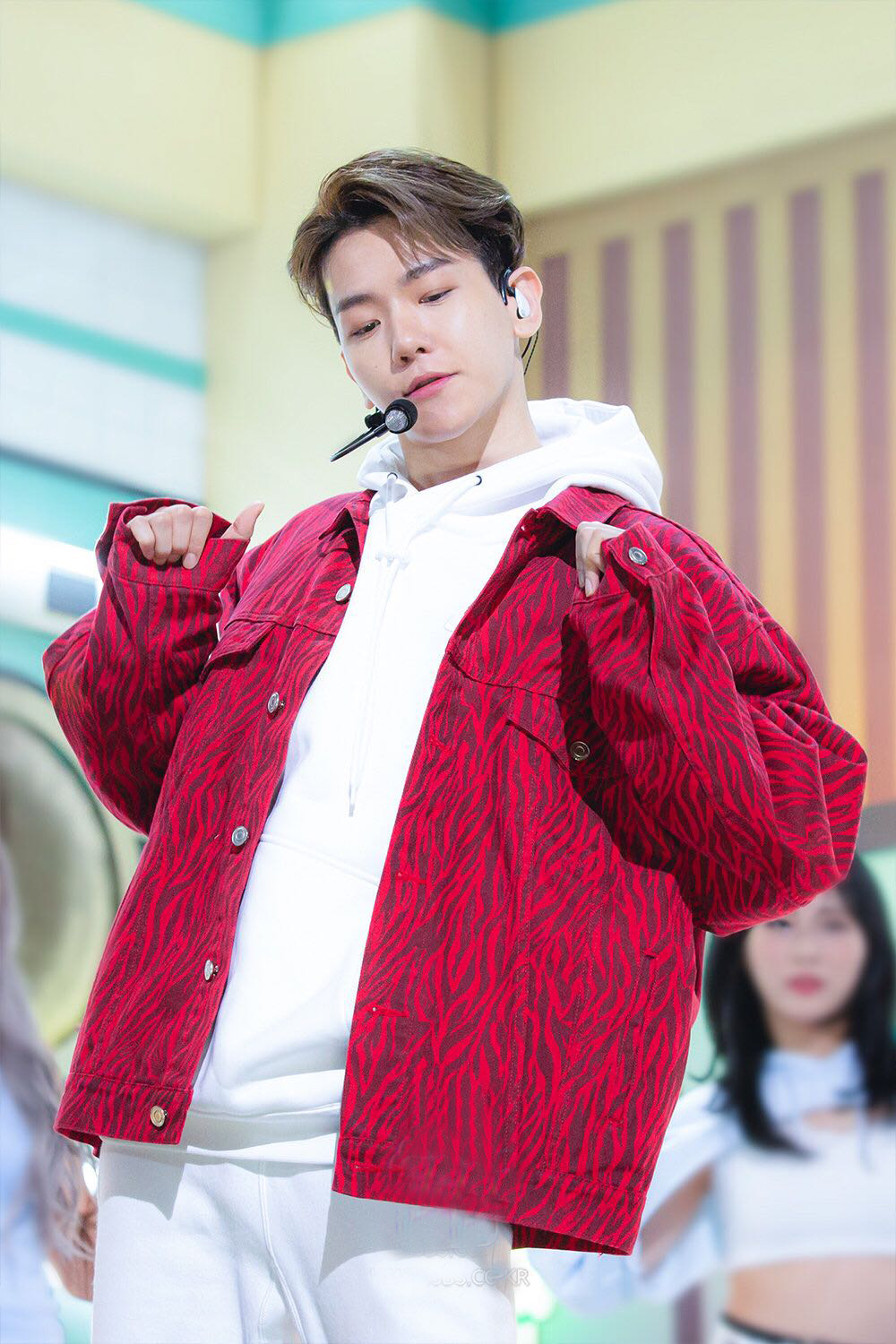 牛仔宽松夹克情侣休闲外套红色歌谣人气candy夹克