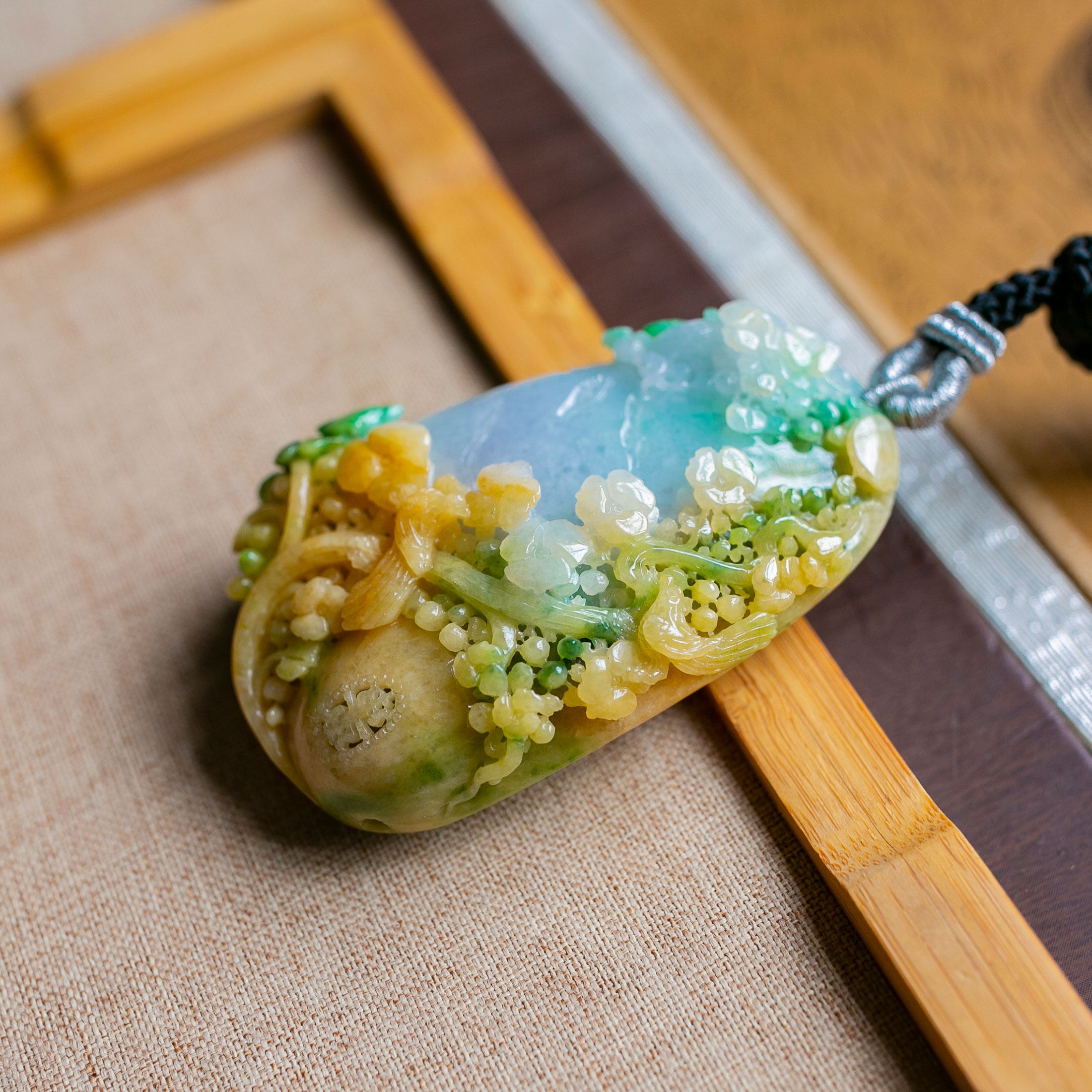 锦玉天然翡翠挂件花鸟俏雕黄绿冰绿冰xxp2488颈饰