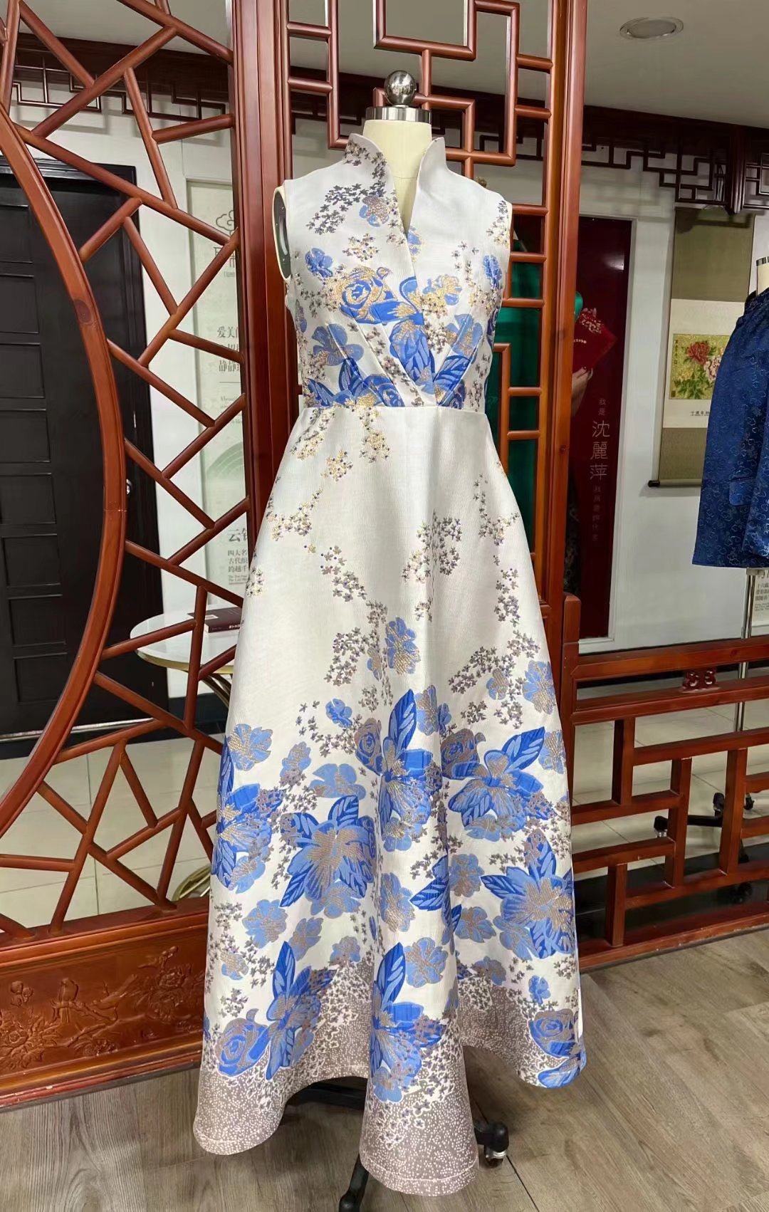 特卖南京特产 南京云锦 唐装 礼服裙子红色花纹精品云锦布料晚宴服