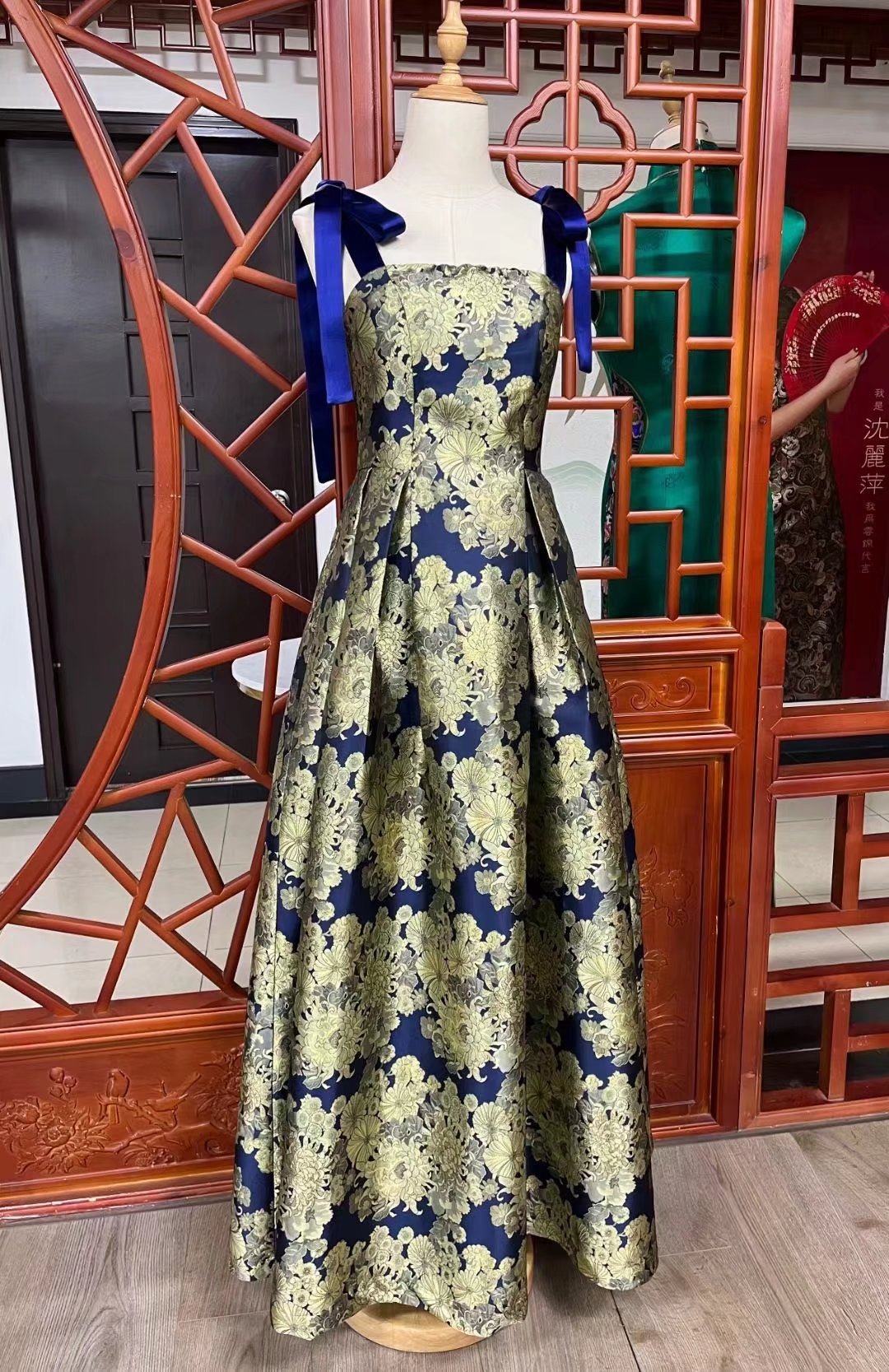 特卖南京特产 南京云锦 唐装 礼服裙子红色花纹精品云锦布料晚宴服