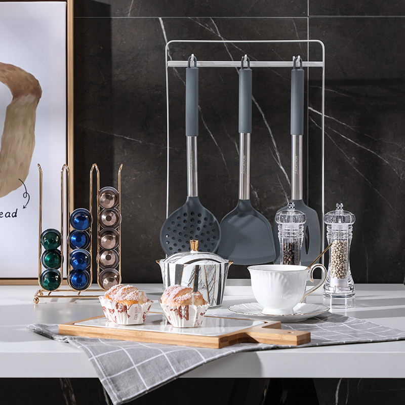 样板房厨房摆件组合灶台饰品装饰餐厅橱柜锅具摆件