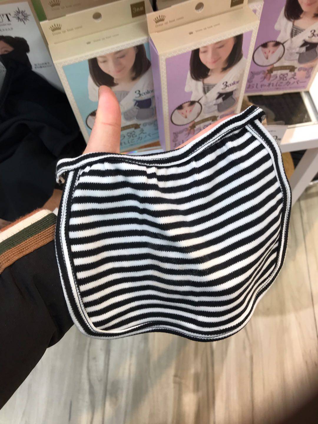 日本轻薄透气一片片式走光遮胸胸衣胸挡布女士抹胸