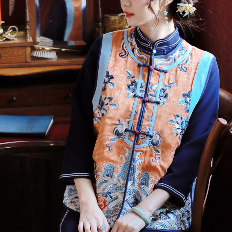 依依家的显白无敌如意云纹刺绣两件件套中式旗袍