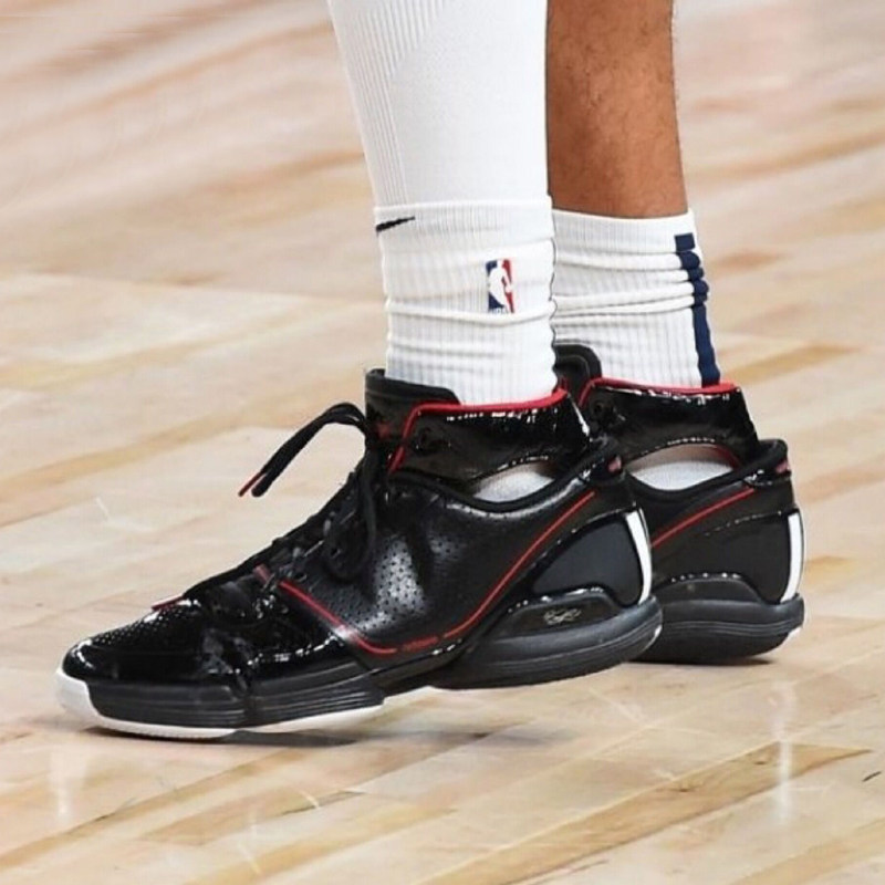 阿迪达斯adizerorose罗斯1代公牛漆皮经典复刻篮球篮球鞋