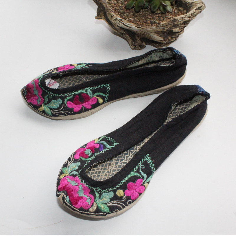35码绣鞋鞋露翘头布面丝绣彝族布鞋绣花尖头单鞋