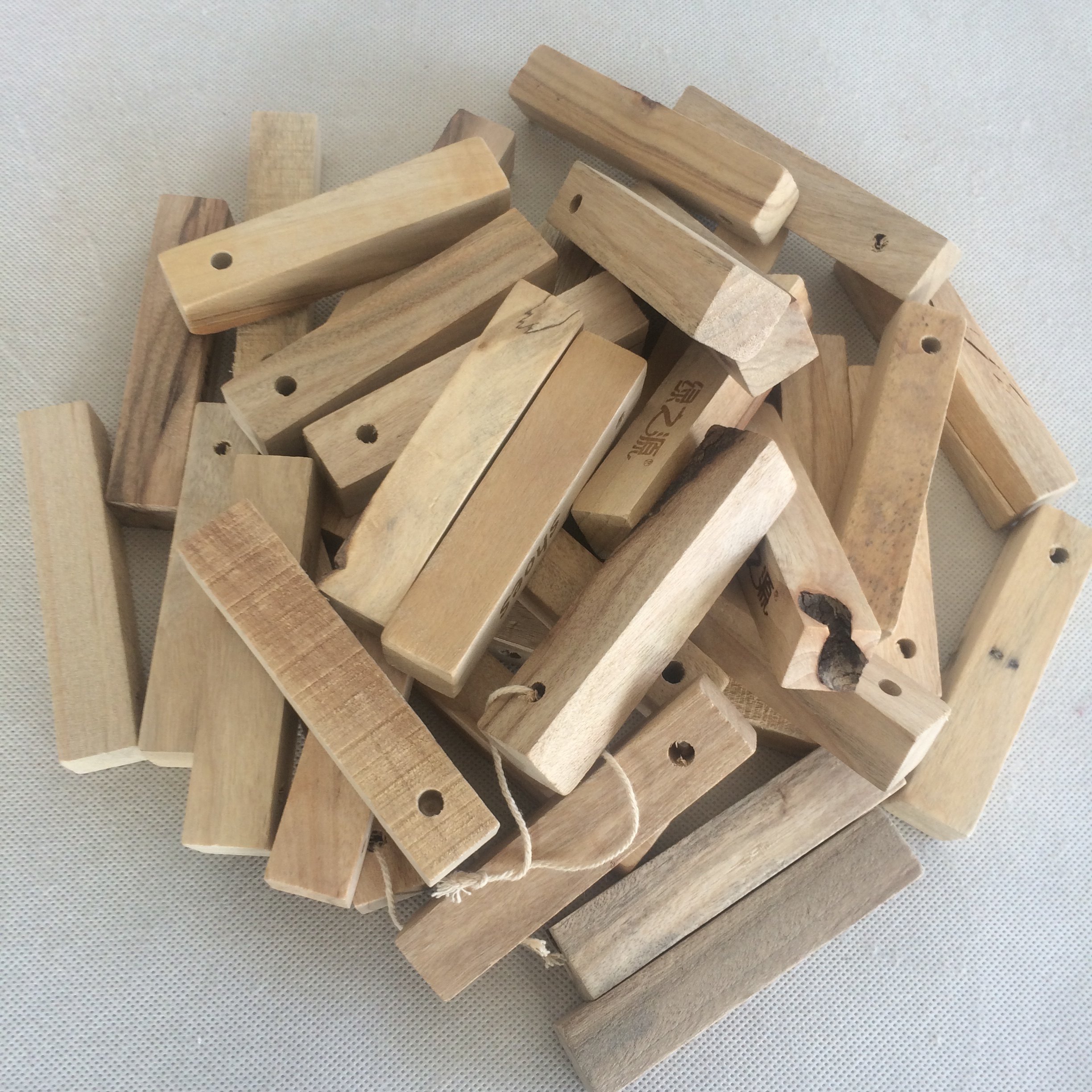 樟木余料樟木条香樟木边角料 衣橱衣柜代替樟脑丸二等品500克一份