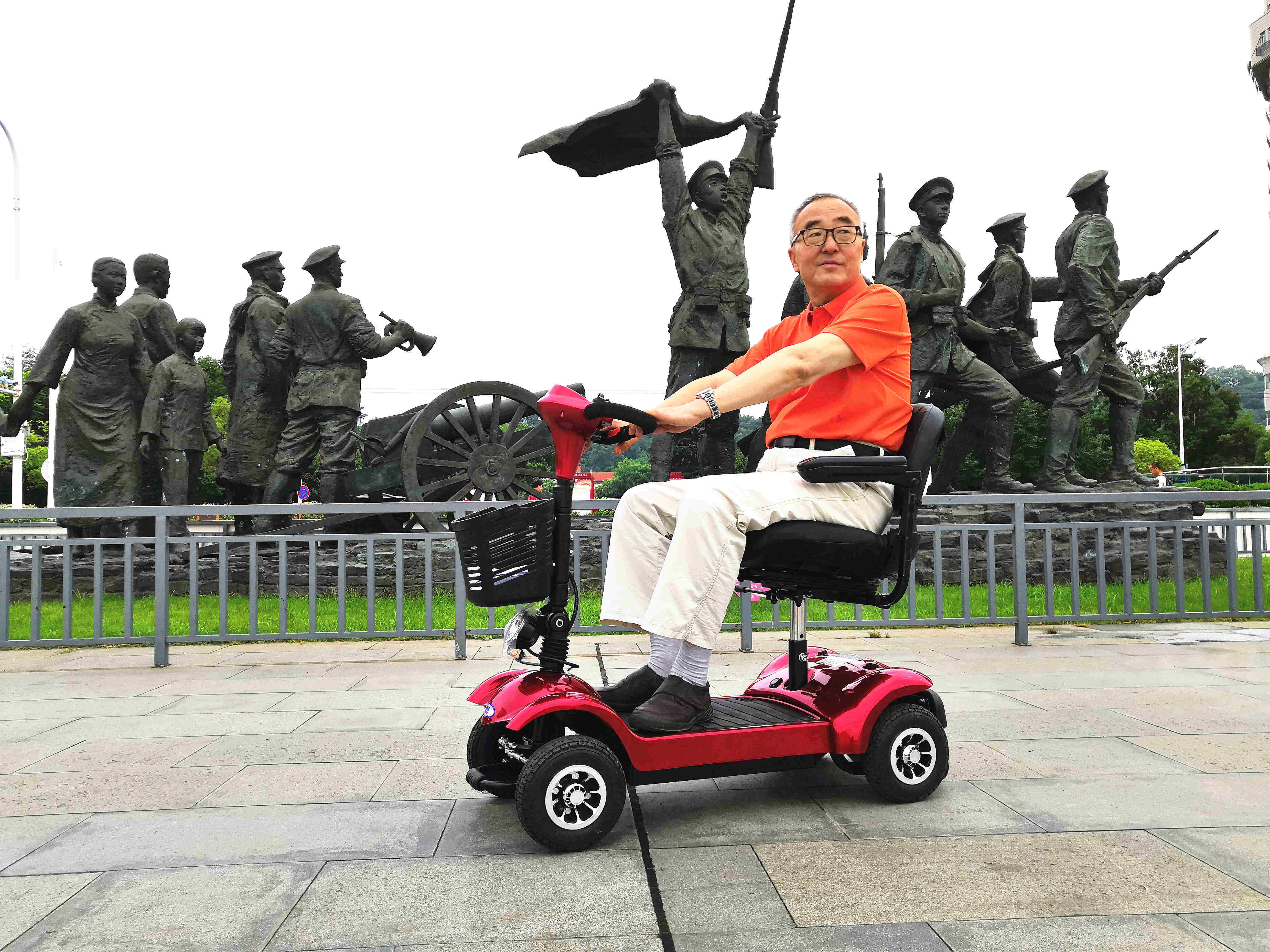 和美德hmd339老年人代步残疾电动车四轮电瓶车老人4轮老年代步车