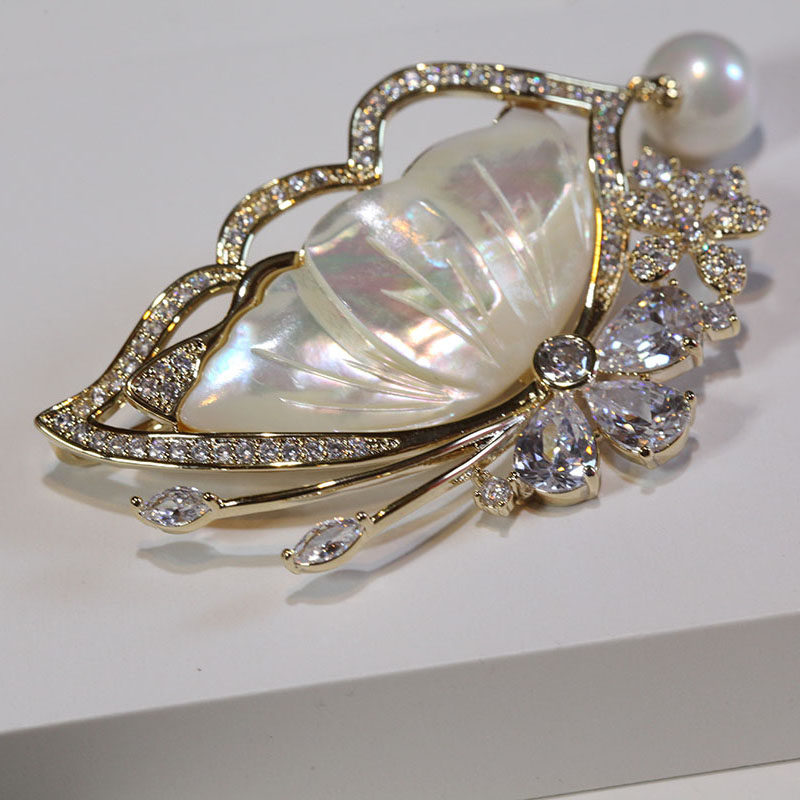 高档大气天然贝壳蝴蝶胸针女母贝珍珠优雅胸花气质大衣别针礼物
