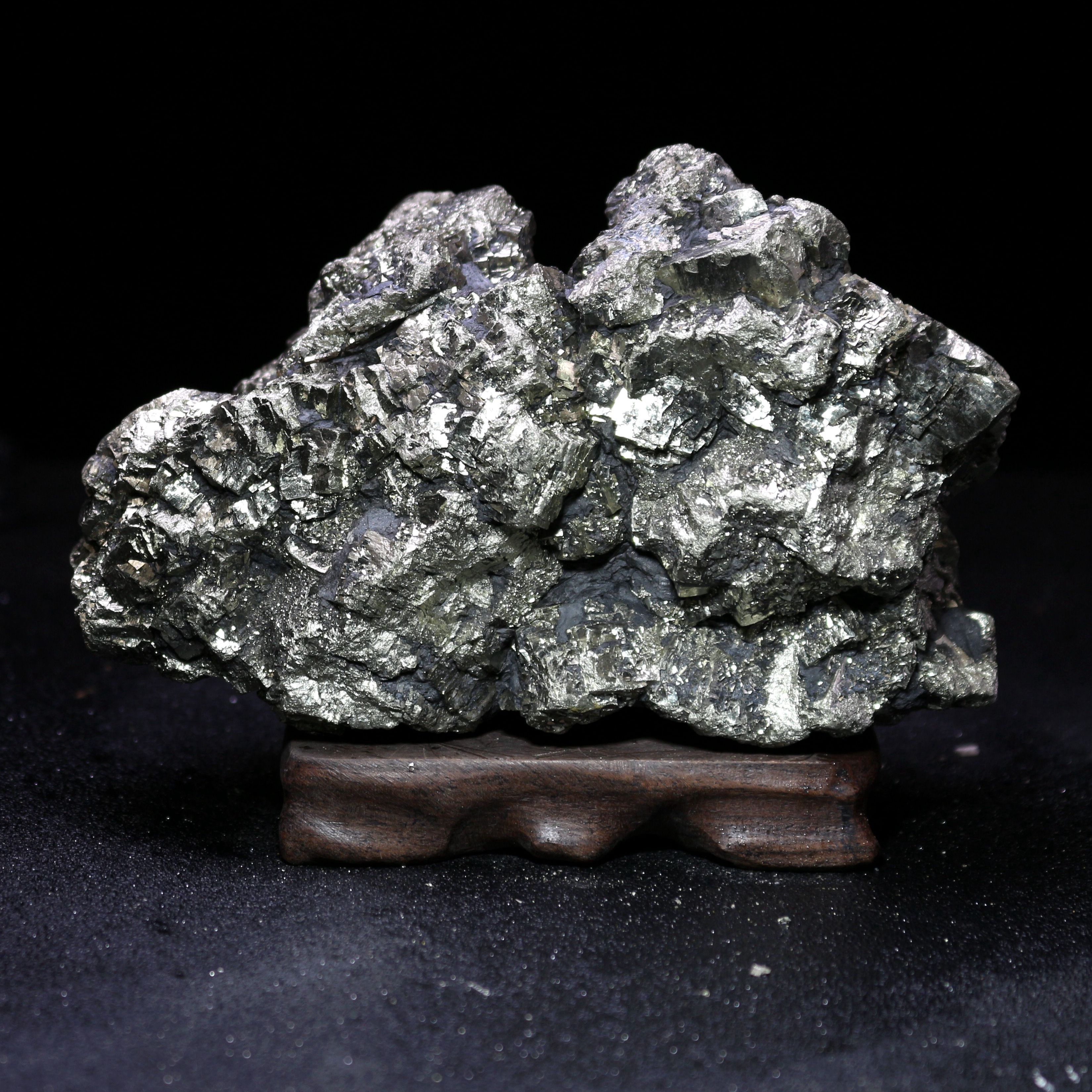 晶体黄铁矿矿物标本原石愚人金黄金石硫铁矿观赏摆件