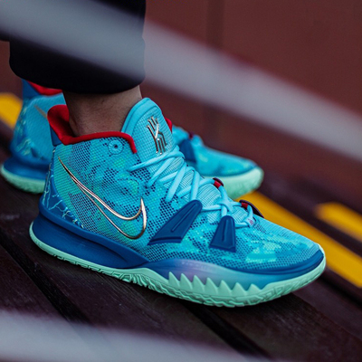酷动nikekyrie欧文中帮男篮dc0589-002dd1446-800篮球鞋 原价769元
