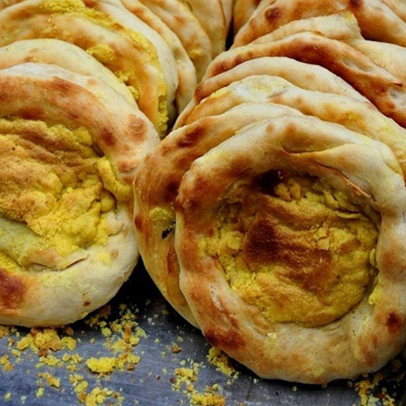 天水黄馍特产传统小吃吃早餐面皮呱呱搭配酥饼包点