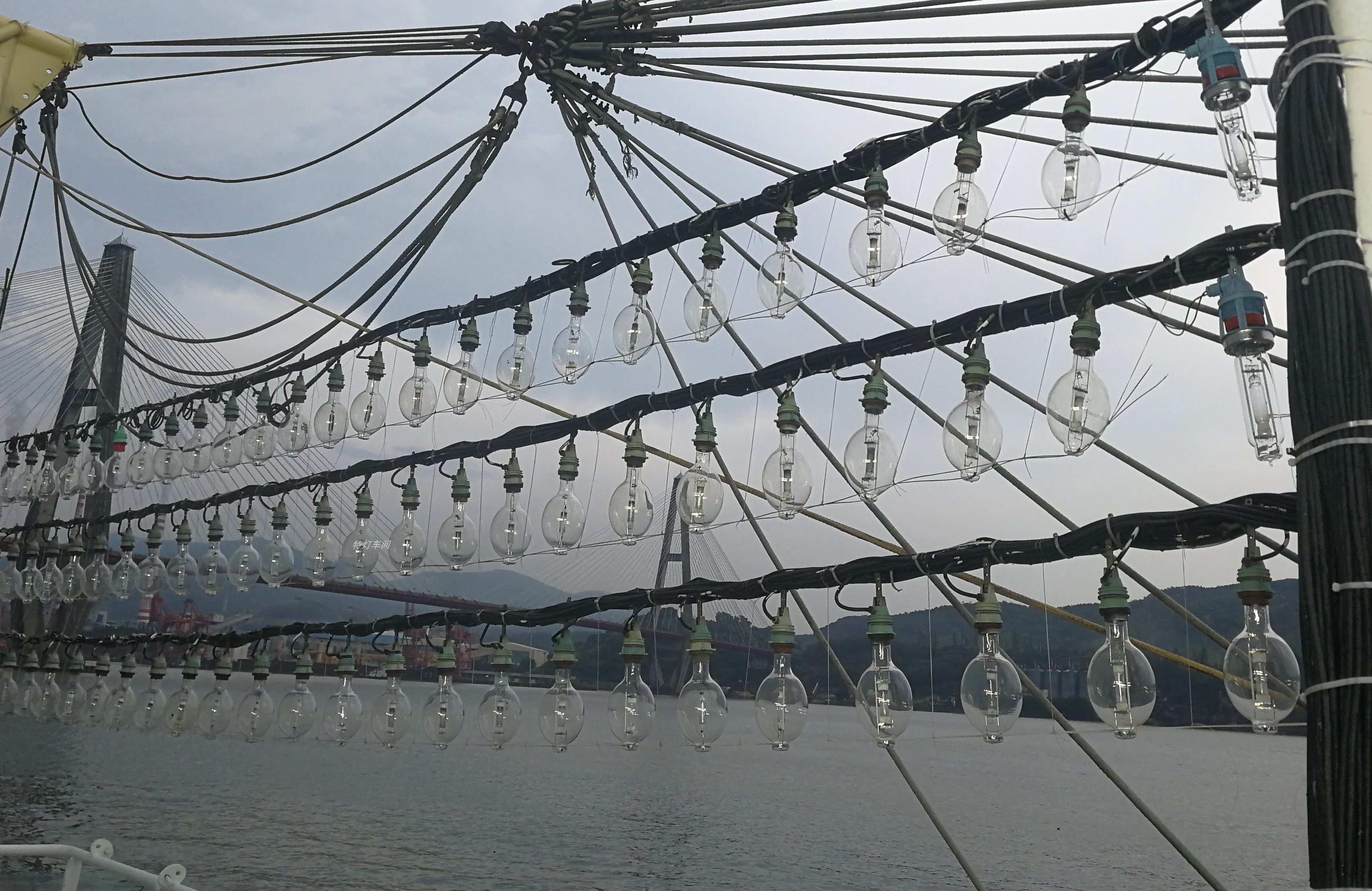 大功率捕鱼灯泡空中水下防水诱鱼灯集鱼灯鱿鱼钓鱼灯