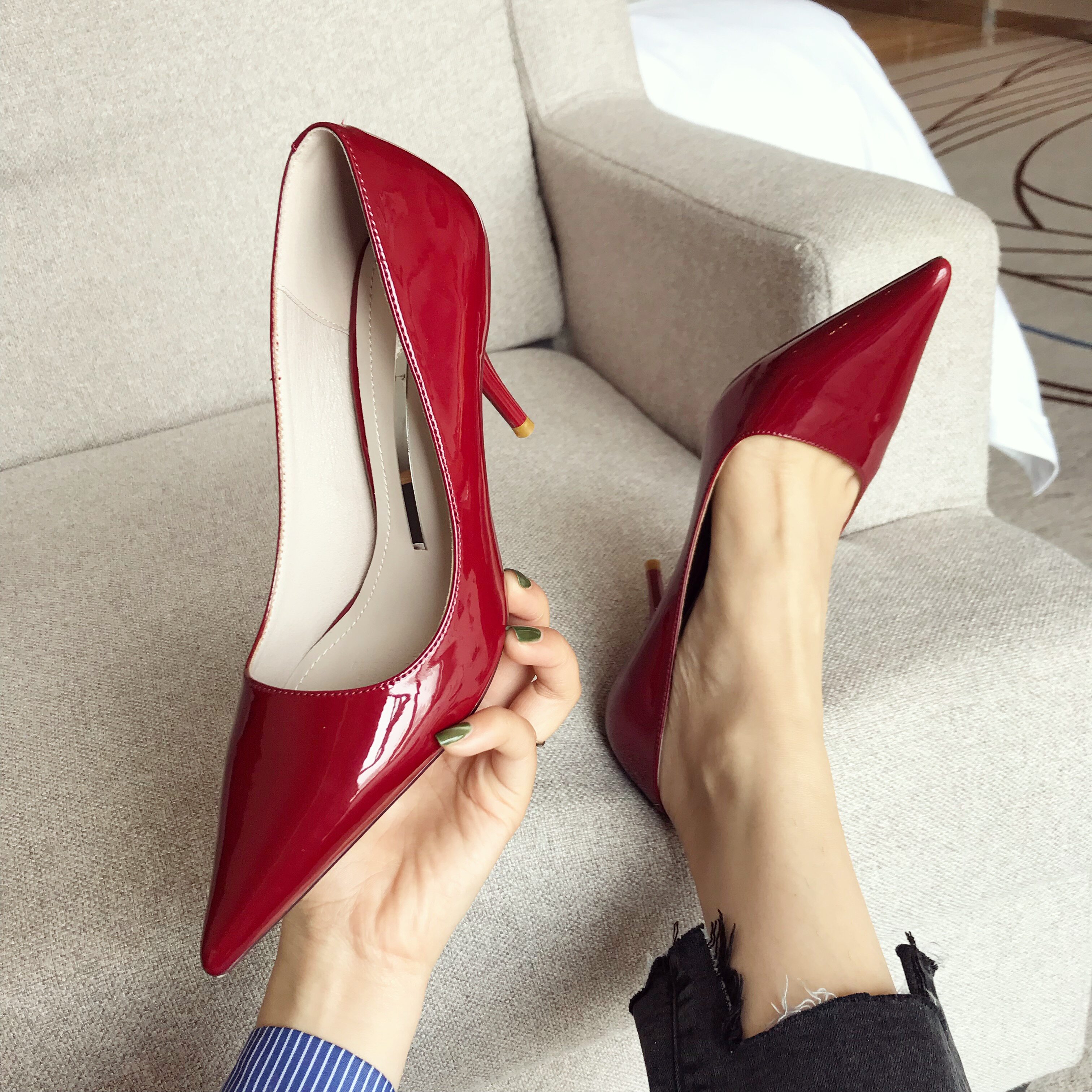 高跟鞋女2021新款漆皮裸色细跟尖头单鞋单跟鞋职业气质黑色女鞋