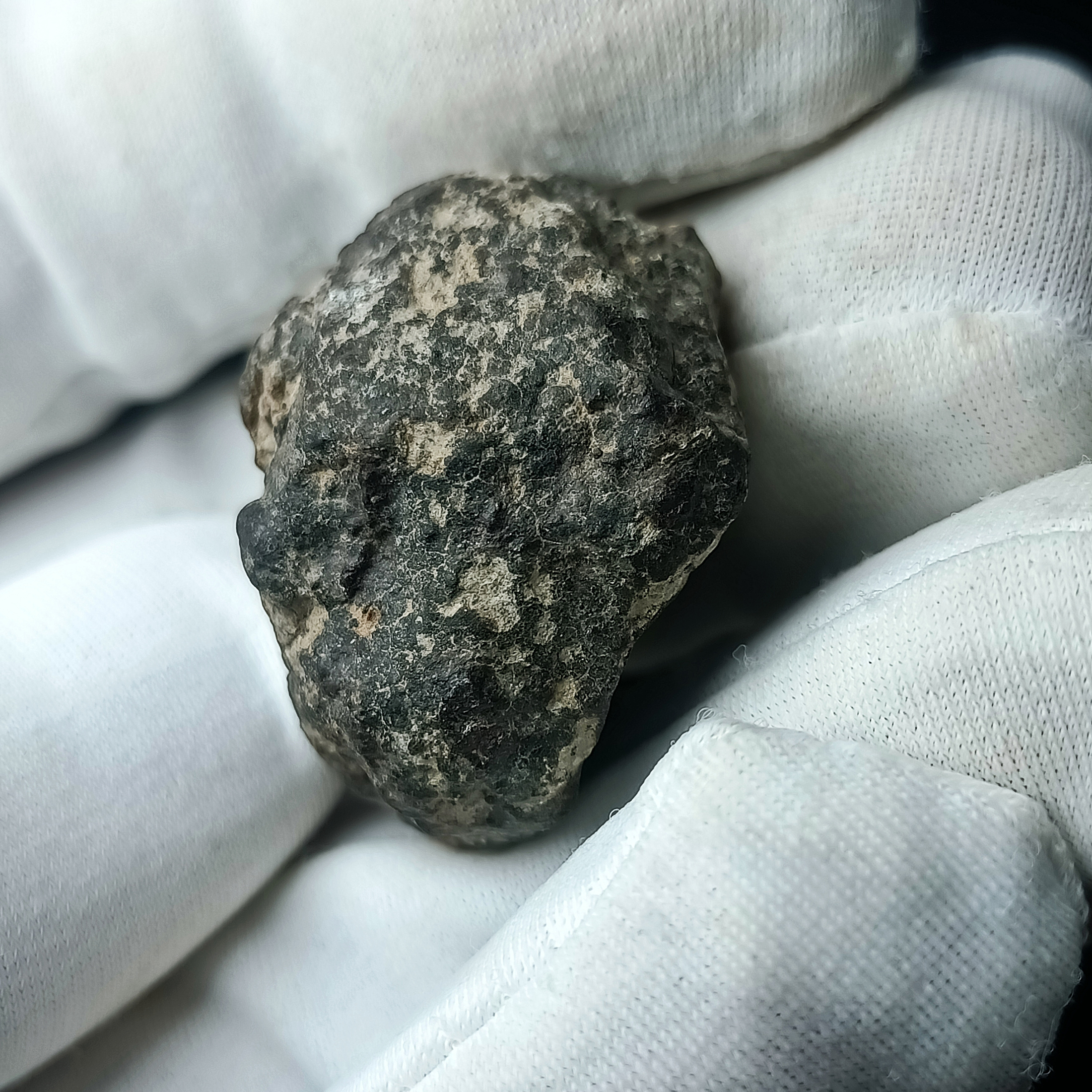 尼日尔agadezl5l6普通球粒石陨石陨石熔壳原石星星标本项坠