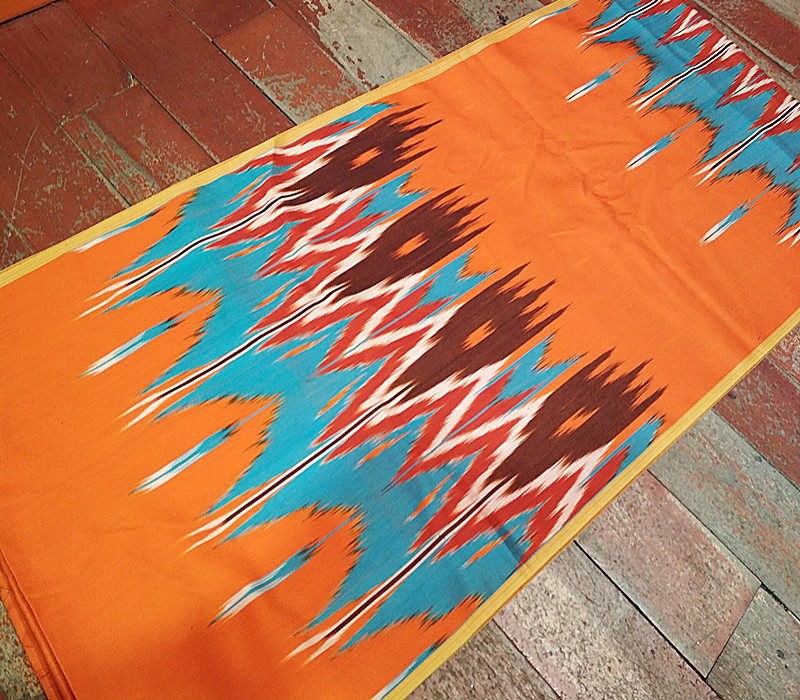 新疆民族服饰维吾尔族和田手工真丝艾德德莱斯绸布布料维吾尔族