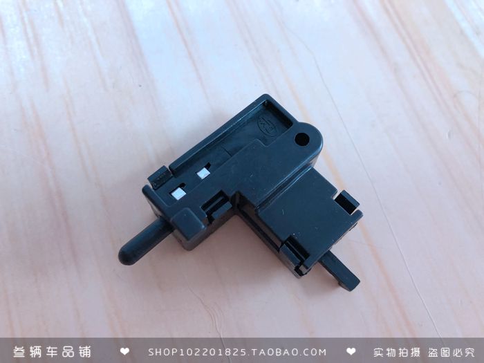 开关适用摩托车铃木美式太子gz125hs悦酷gz150a离合器摩托车离合器