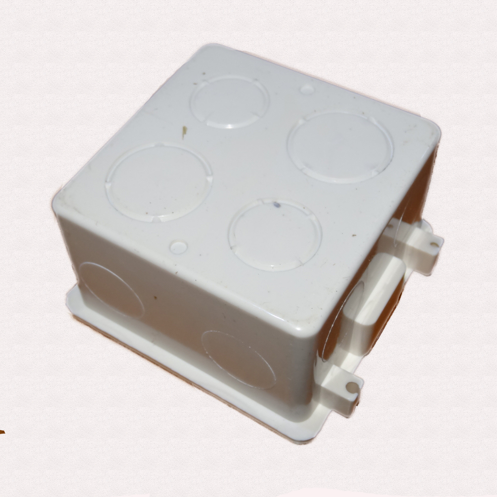 90个高强度暗线盒通用拼接连体86型暗装底盒加厚阻燃冲孔批量发