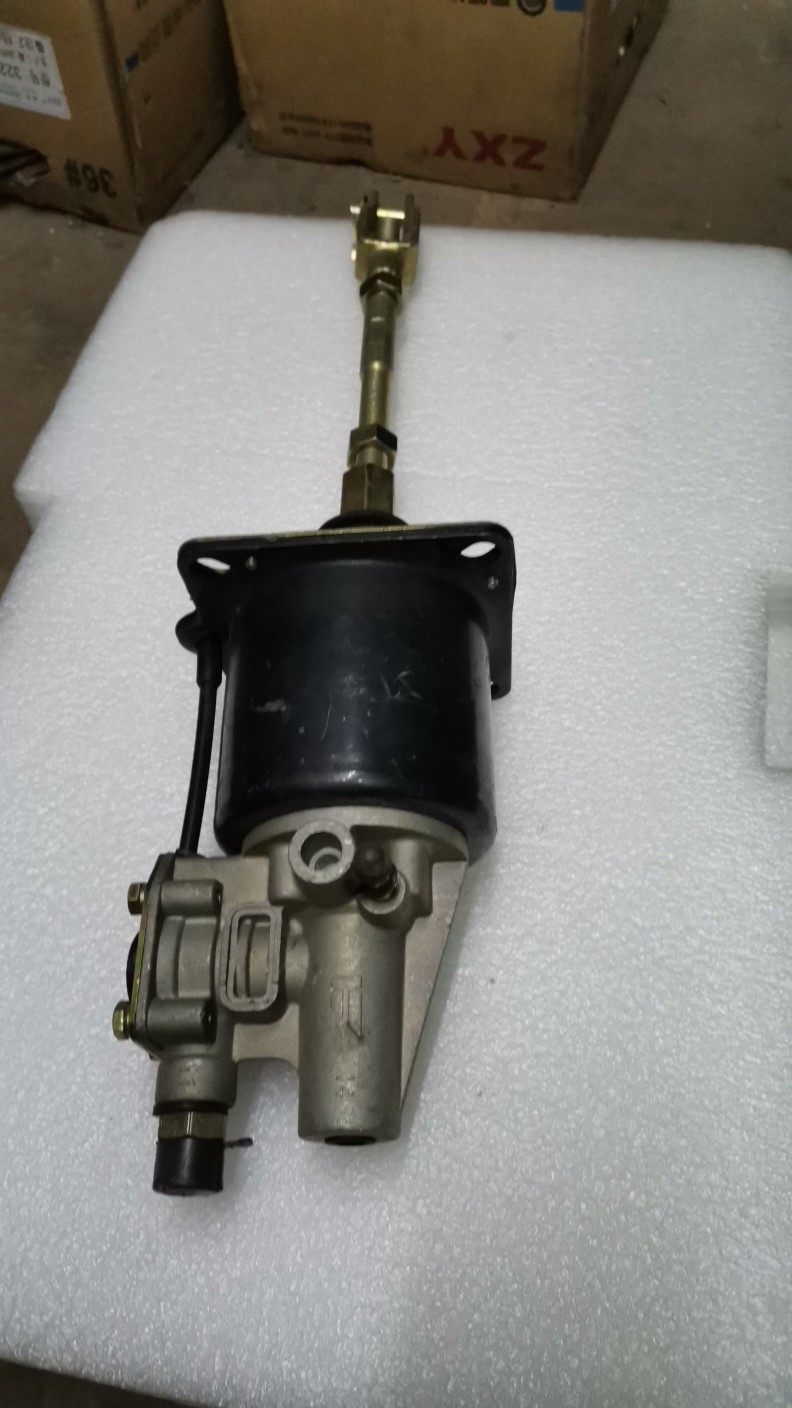 重汽王牌757b南骏瑞越变速箱离合器助力泵器离合泵汽离合器总成