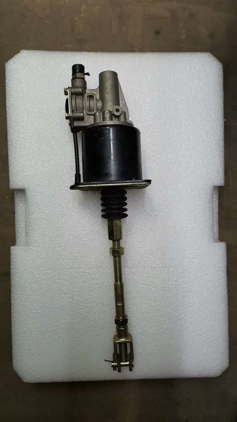 重汽王牌757b南骏瑞越变速箱离合器助力泵器离合泵汽离合器总成