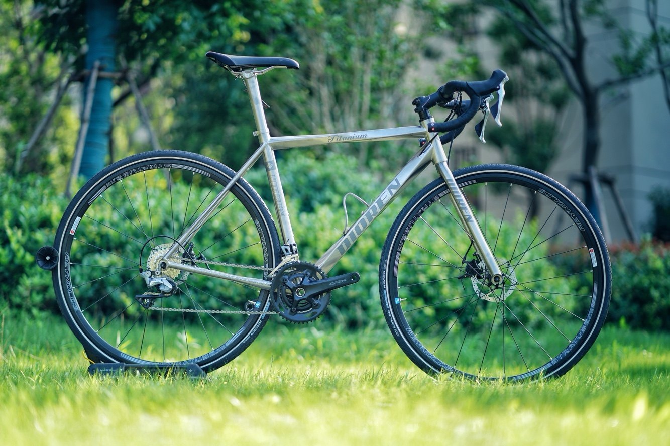 狄云dioren钛合金公路赛车入门自行车男女超轻超快公路自行车