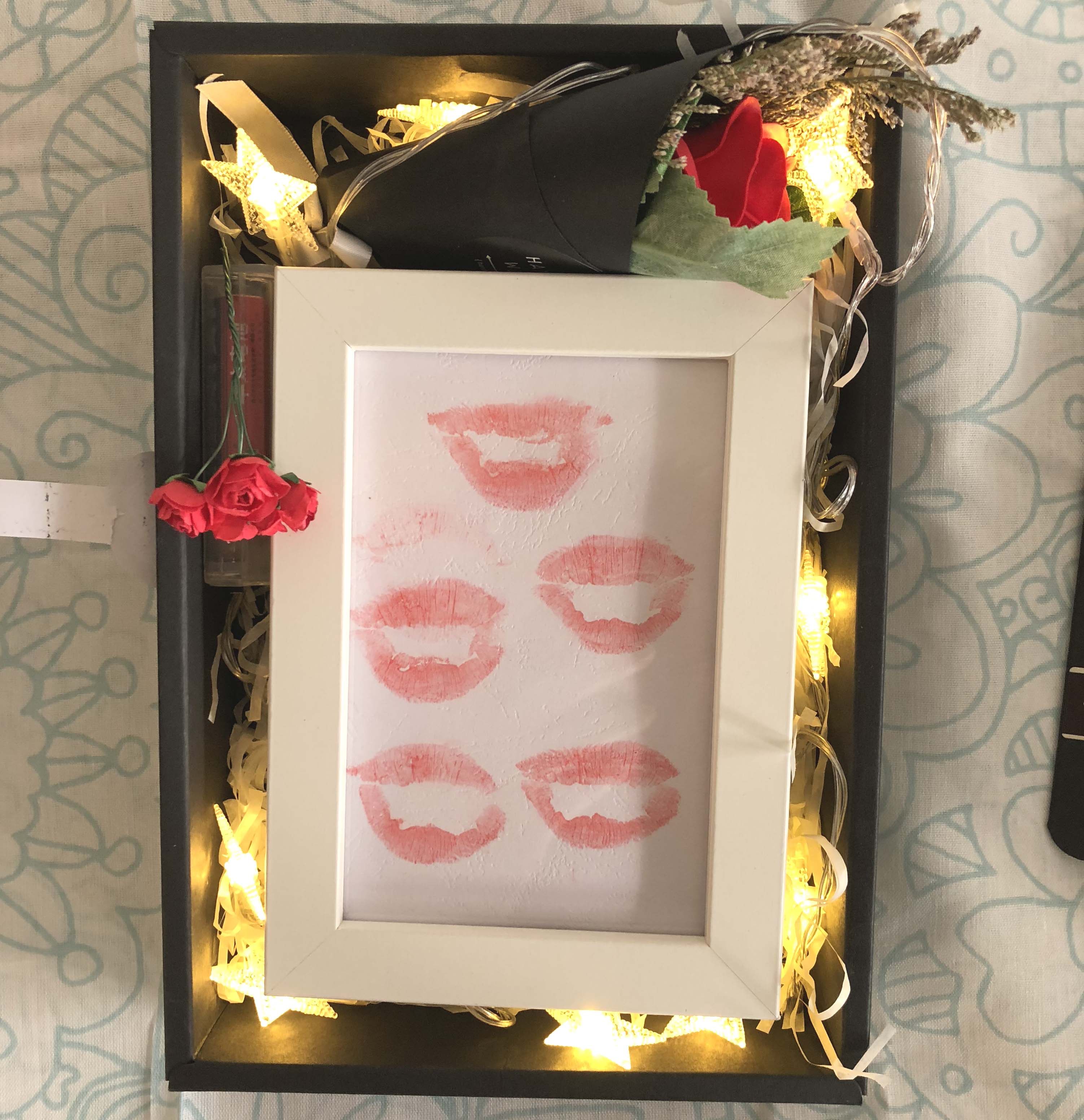 抖音热门同款走心的生日礼物嘴唇口红唇印相框礼盒纸diy男友男生