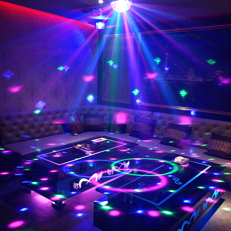 12色七彩灯蓝牙音箱彩灯闪光家用插卡插话筒低音炮旋转变色led灯