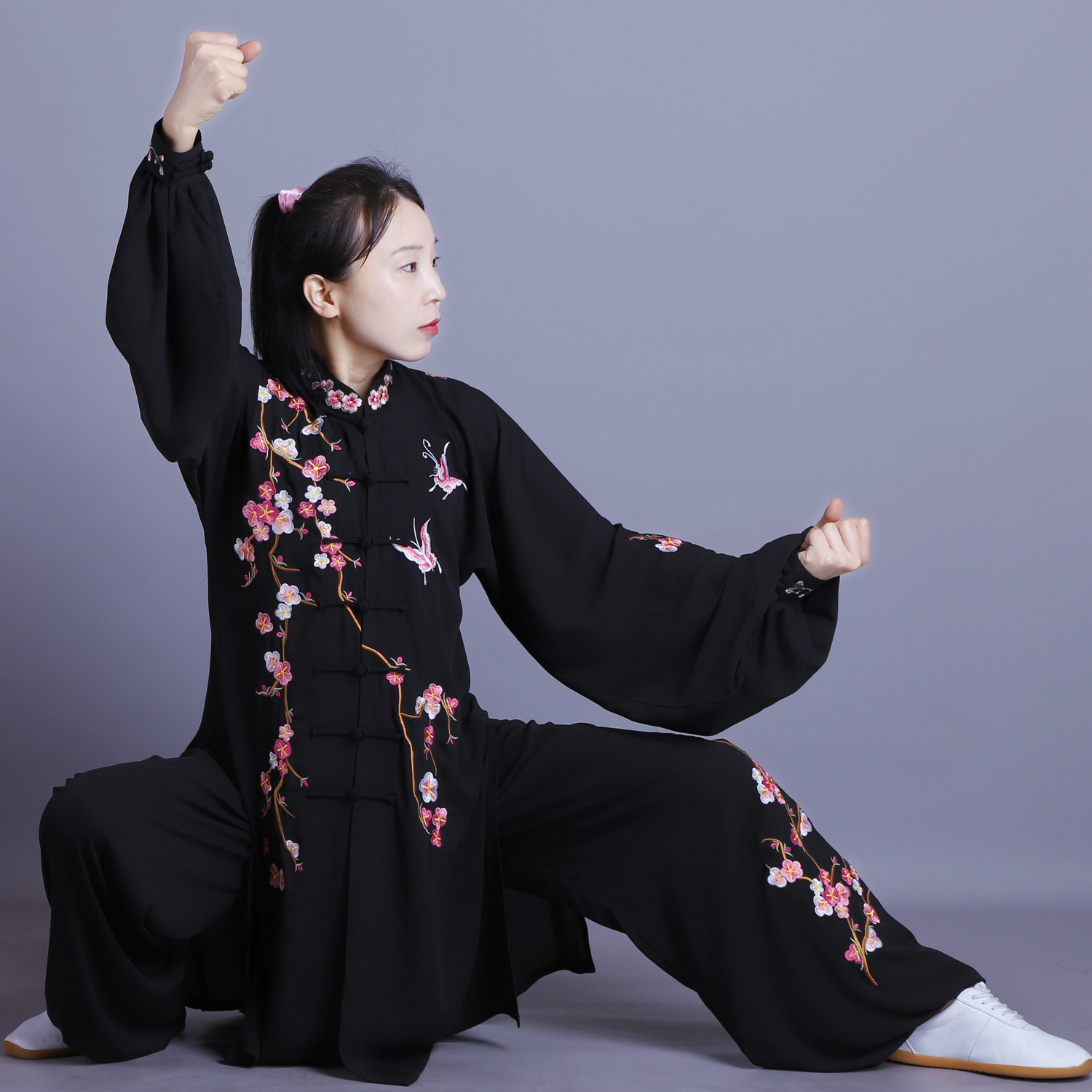 太极服女新款飘逸刺绣梅花高档太极拳比赛服演出服太极服