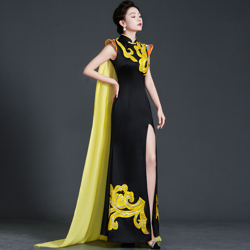 国潮高端鱼尾晚礼服2022年新款模特改良走秀旗袍礼服