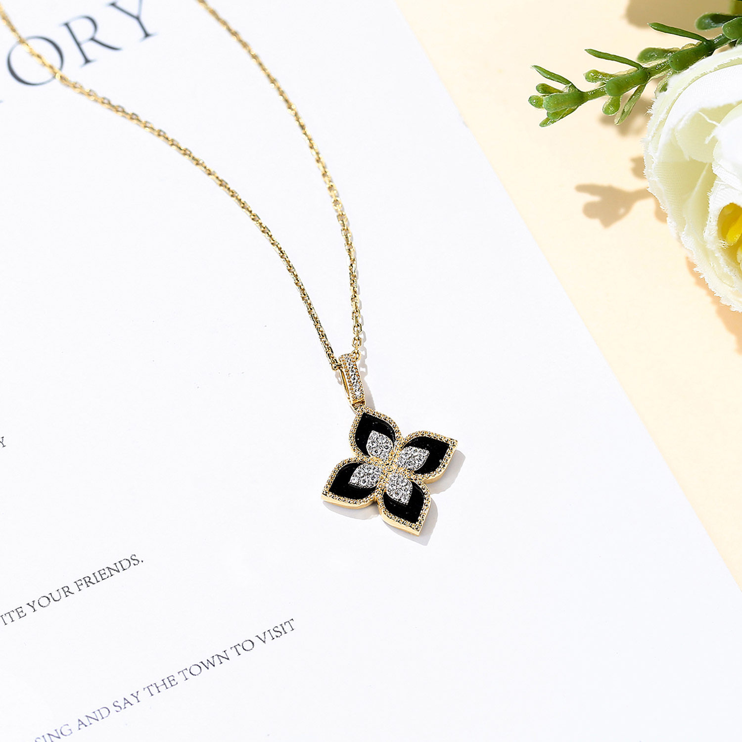 宝石矿工18k黄金四叶草钻石吊坠伴镶玛瑙小清新颈饰