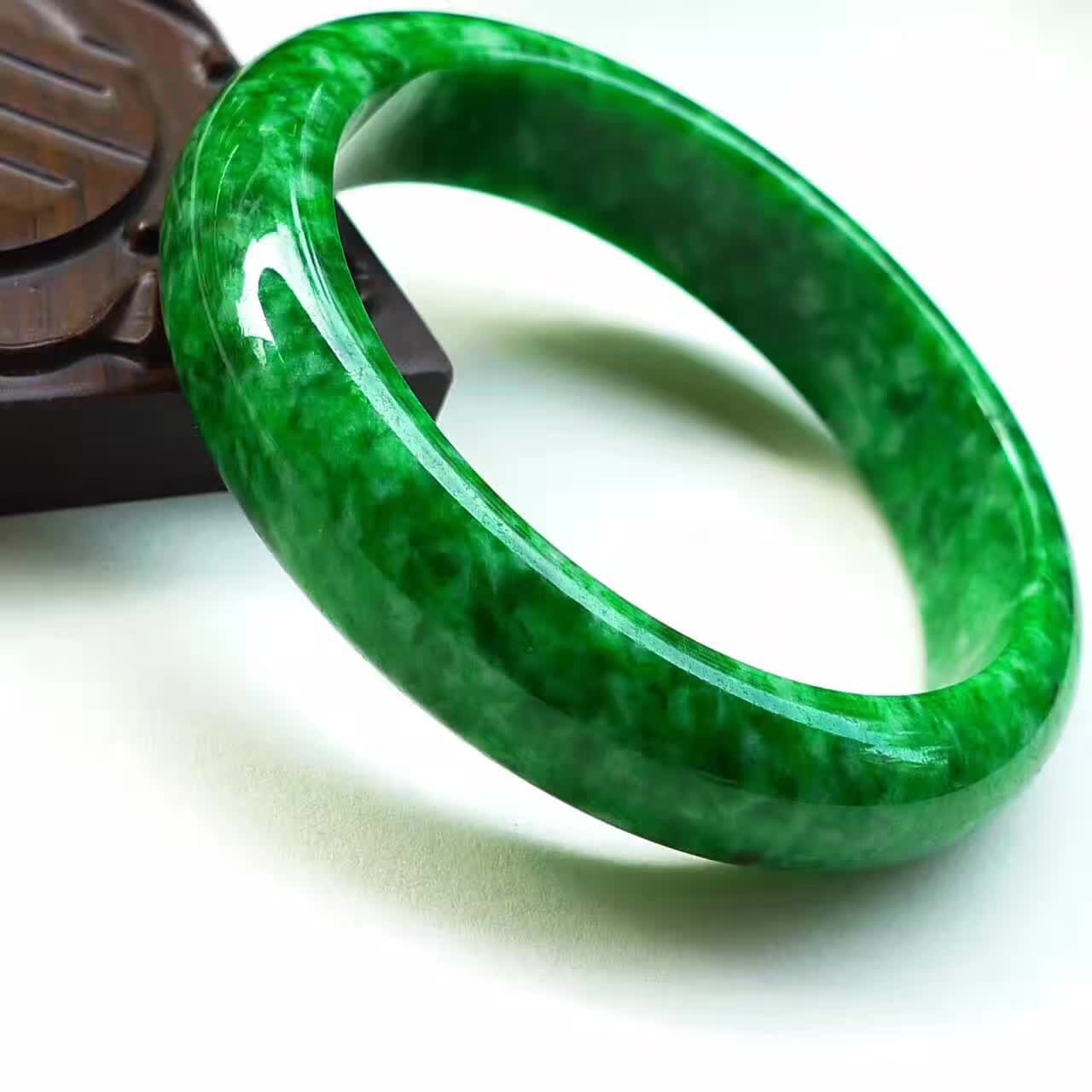缅甸天然翡翠满辣绿手镯0397满色辣色泽均匀端正手镯