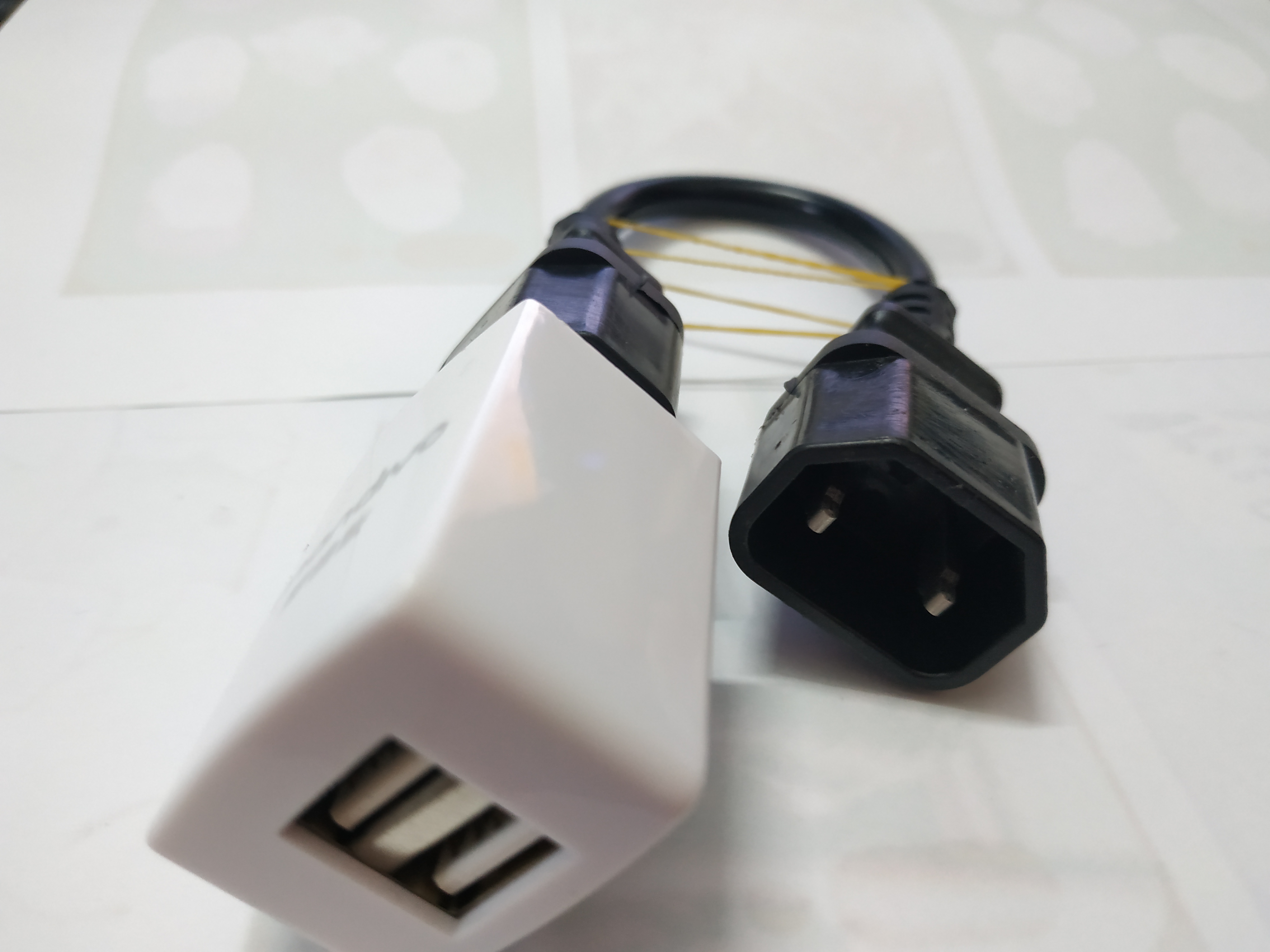 适用雅迪电瓶车转换器手机充电器5v2a快充36v80v手机充电器