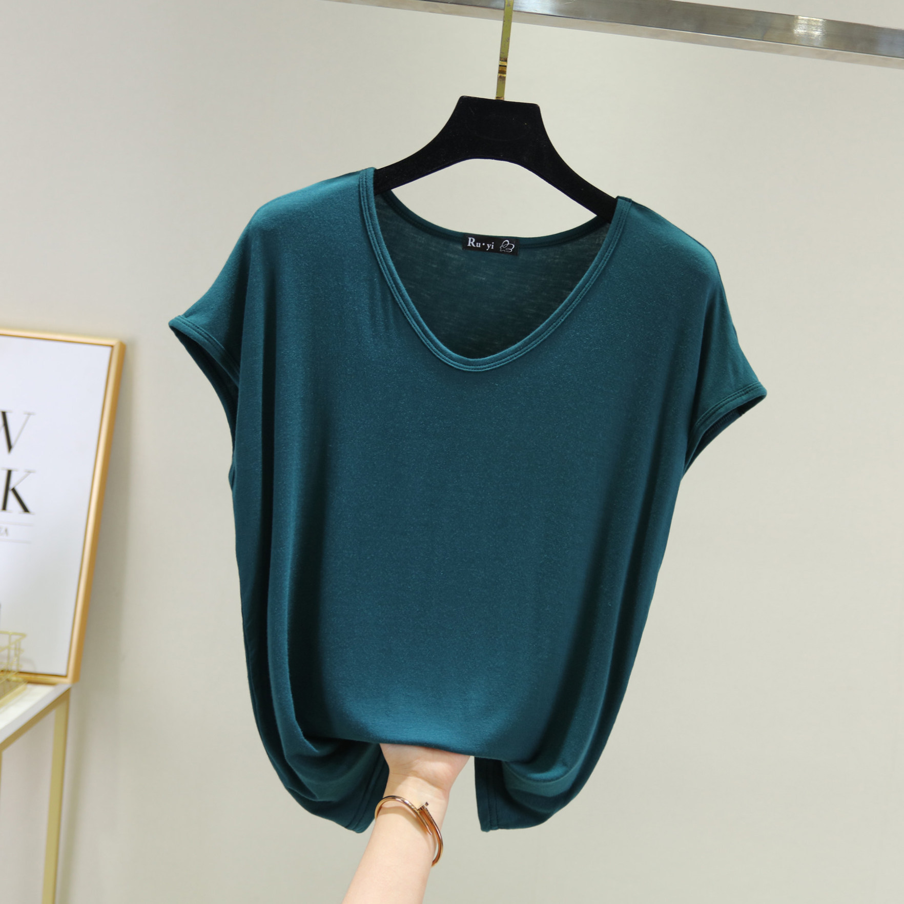 新款短袖t恤女夏季莫代尔v领打底衫纯色宽松大码蝙蝠衫体恤上衣