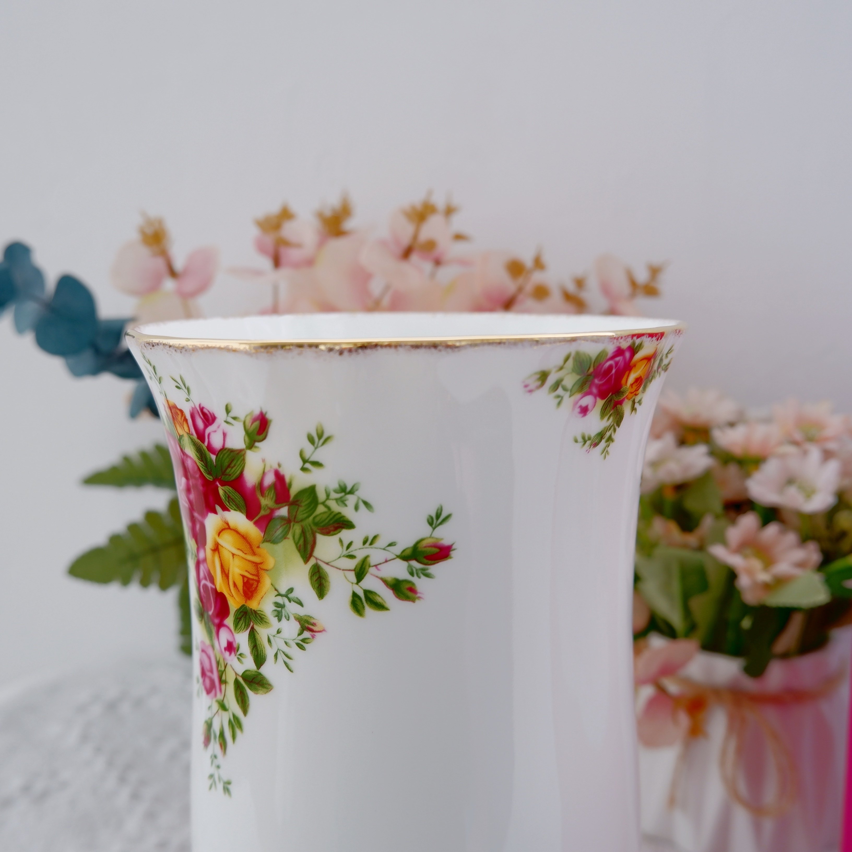 现货royalalbert皇家阿尔伯特老镇玫瑰骨瓷插花花瓶桌面茶杯