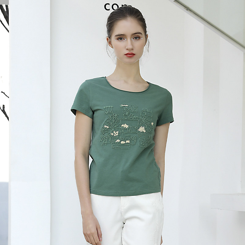 衣之庄园2022夏新品印花洗水工艺短袖绿色圆领修身t恤女2121663