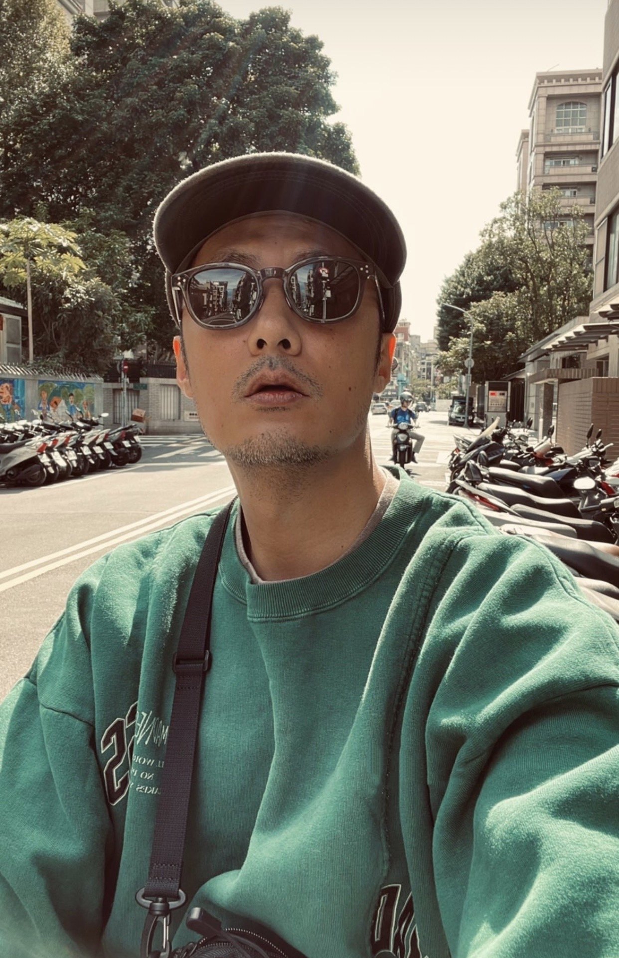 现货madness余文余文乐乐同日产水洗蜡染加绒卫衣卫衣