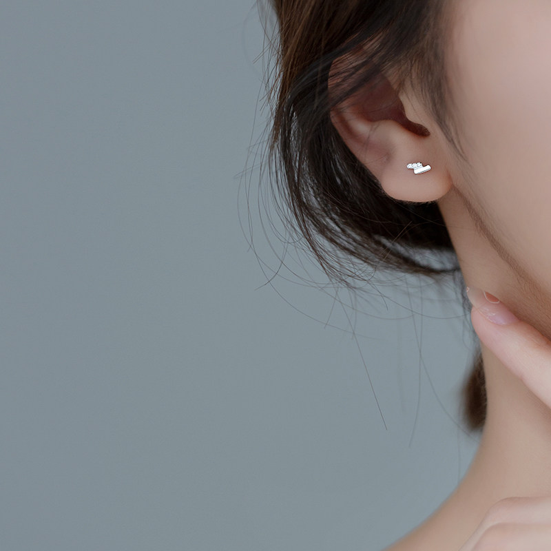 爱洛奇s925微笑耳钉简约养耳小巧镶钻睡觉不用耳钉