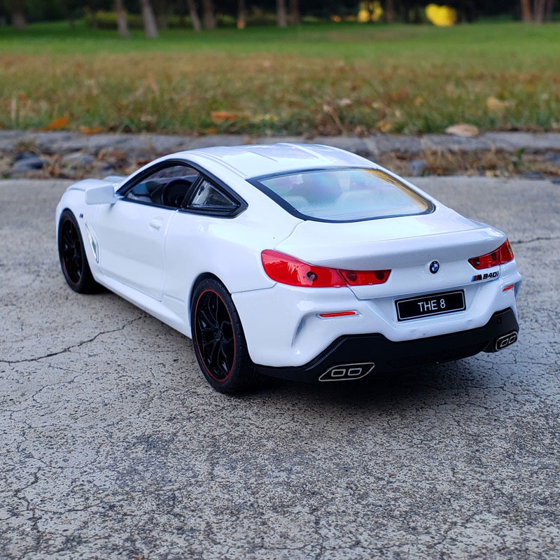 车模宝马m8轿跑合金声光回力开门玩具车仿真车模