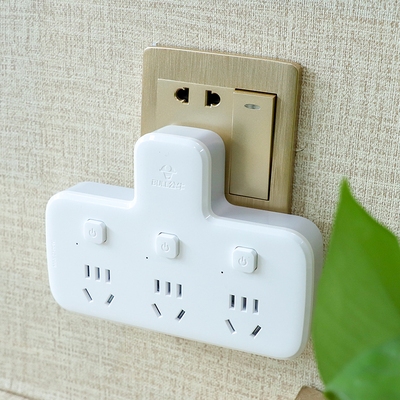 公牛插板固定墙上贴爬墙壁扩展座上转换器插口一分二拖插线插头插器