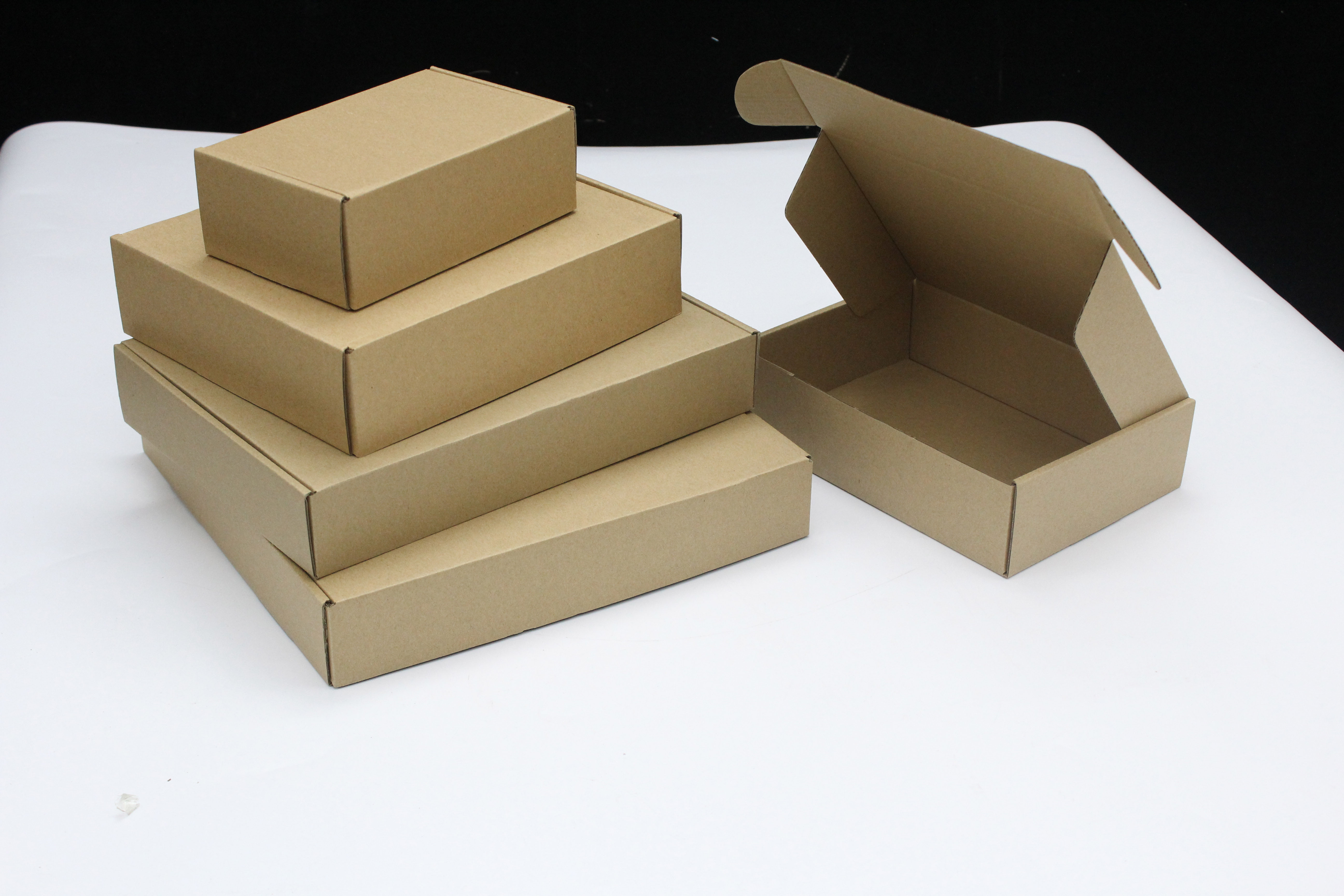 打包飞机纸箱内衣衣服快递纸盒电脑显卡扁平飞机盒