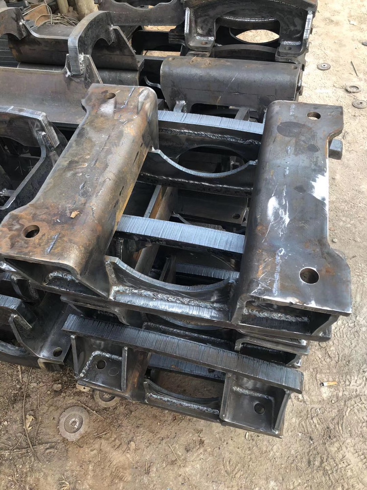 卡特336d挖掘机护链架勾机护链钣金配件配件厂厂家其他机械五金新