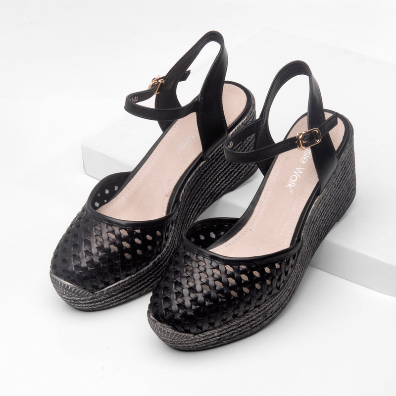 天猫包头夏季2021新款厚底一字扣凉鞋_网购什么牌子好