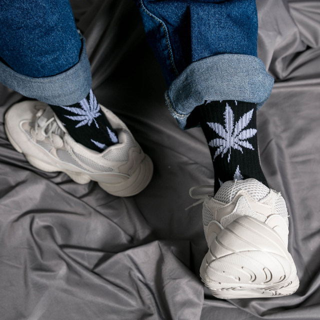 Maple Leaf Socks Men's Cotton In Tube Women's Hemp Leaf Stockings Men's Trendy Street High Help Autumn Little Daisy Hip Hop Ins Net Red Maple Leaf Socks Men's Cotton In Tube Women's Hemp Leaf Stockings Men's Trendy Street High Help Autumn Little Daisy Hip Hop Ins Net Red
