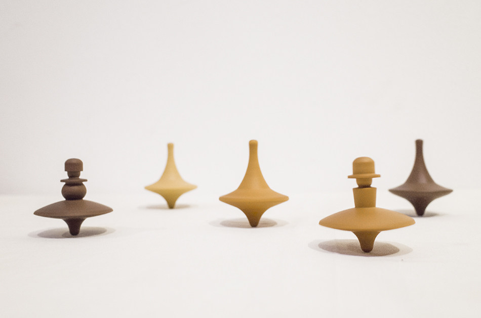 果园智造跳舞陀螺怀旧小物木制传统经典玩具陀螺