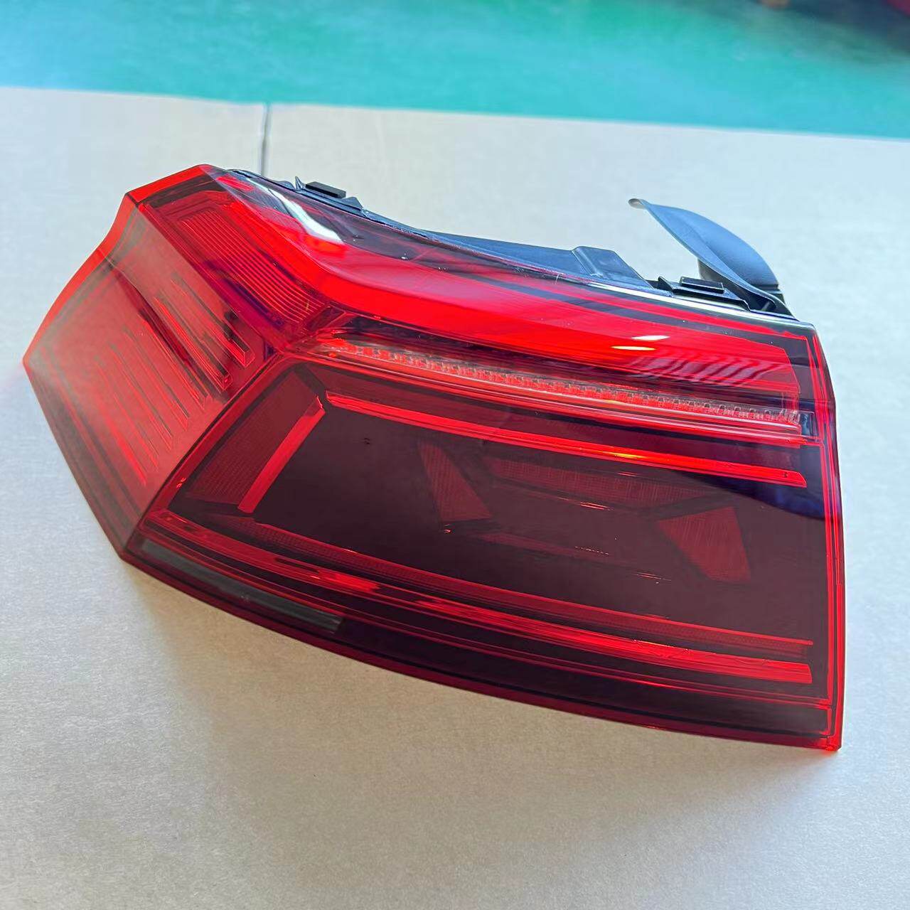 尾灯适用于20-22款大众迈腾总成雾灯刹车车灯防追防追尾灯