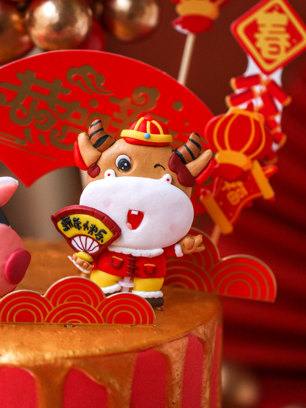 烘焙蛋糕装饰新年牛年快乐唐装软陶插件财神节日装扮用品