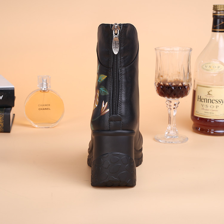 莱依罗尔女鞋单靴秋冬新款短靴女民族风全皮坡跟女靴厚底防滑棉靴