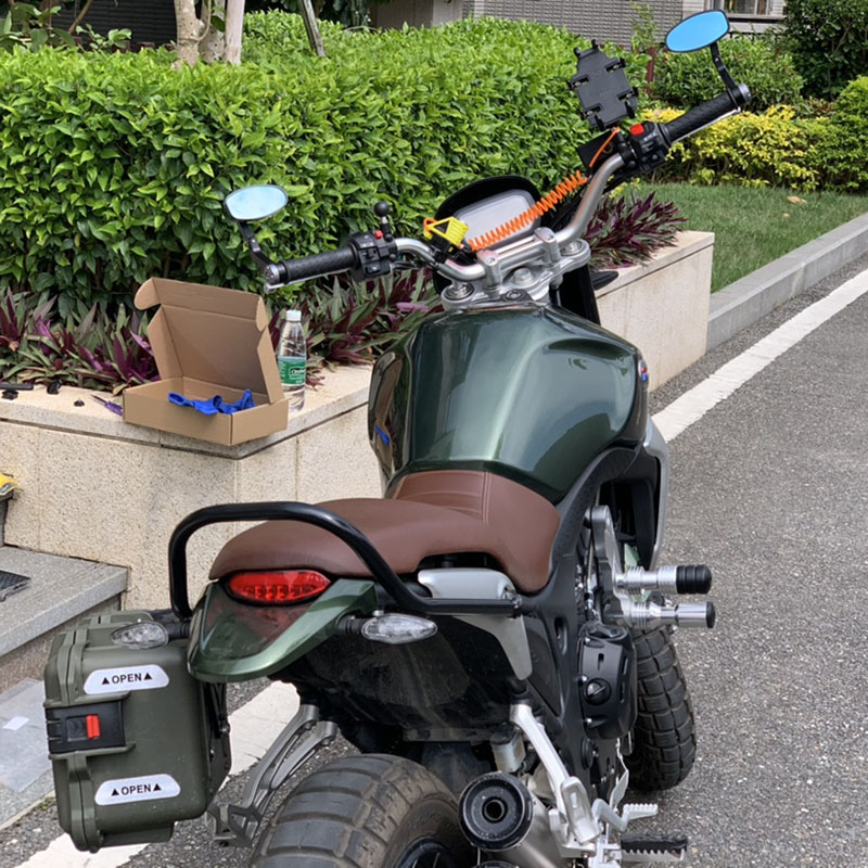 尾翼适用复古摩托车新款凯越500f专用后扶手配件400f尾翼旅行架后靠背