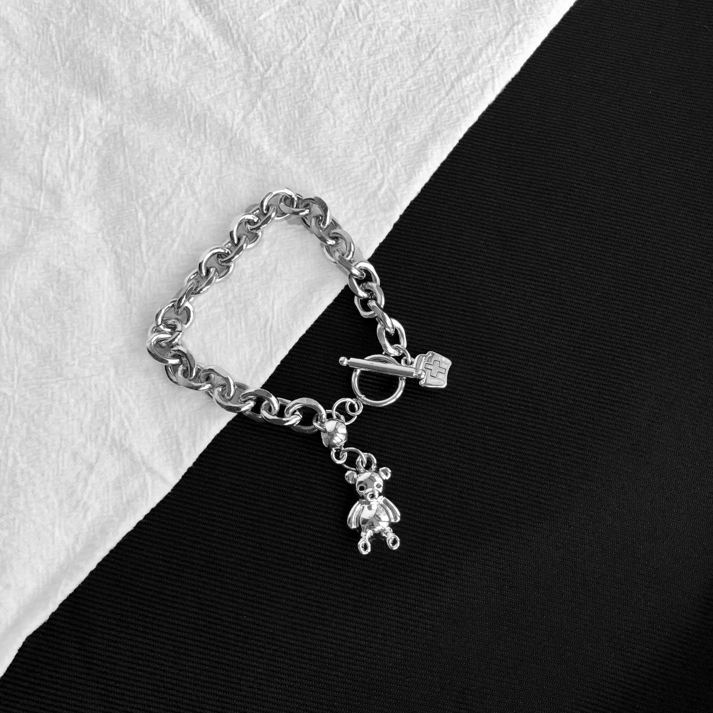 whyblue钛钢护士小熊手链嘻哈暗黑小众个性ins手链