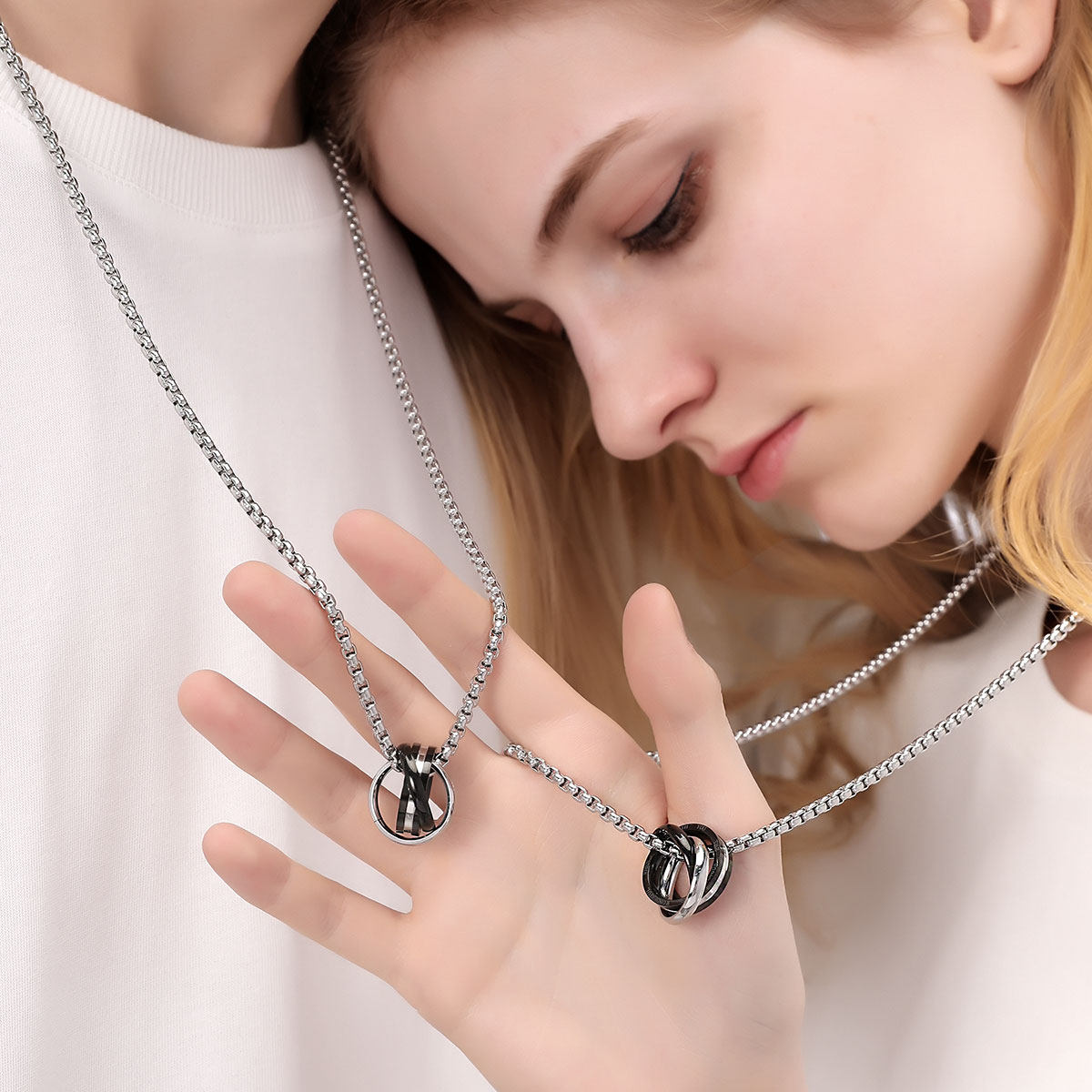 genanx闪电潮牌情侣项链环环相扣拼色圆环钛钢闪钻项链